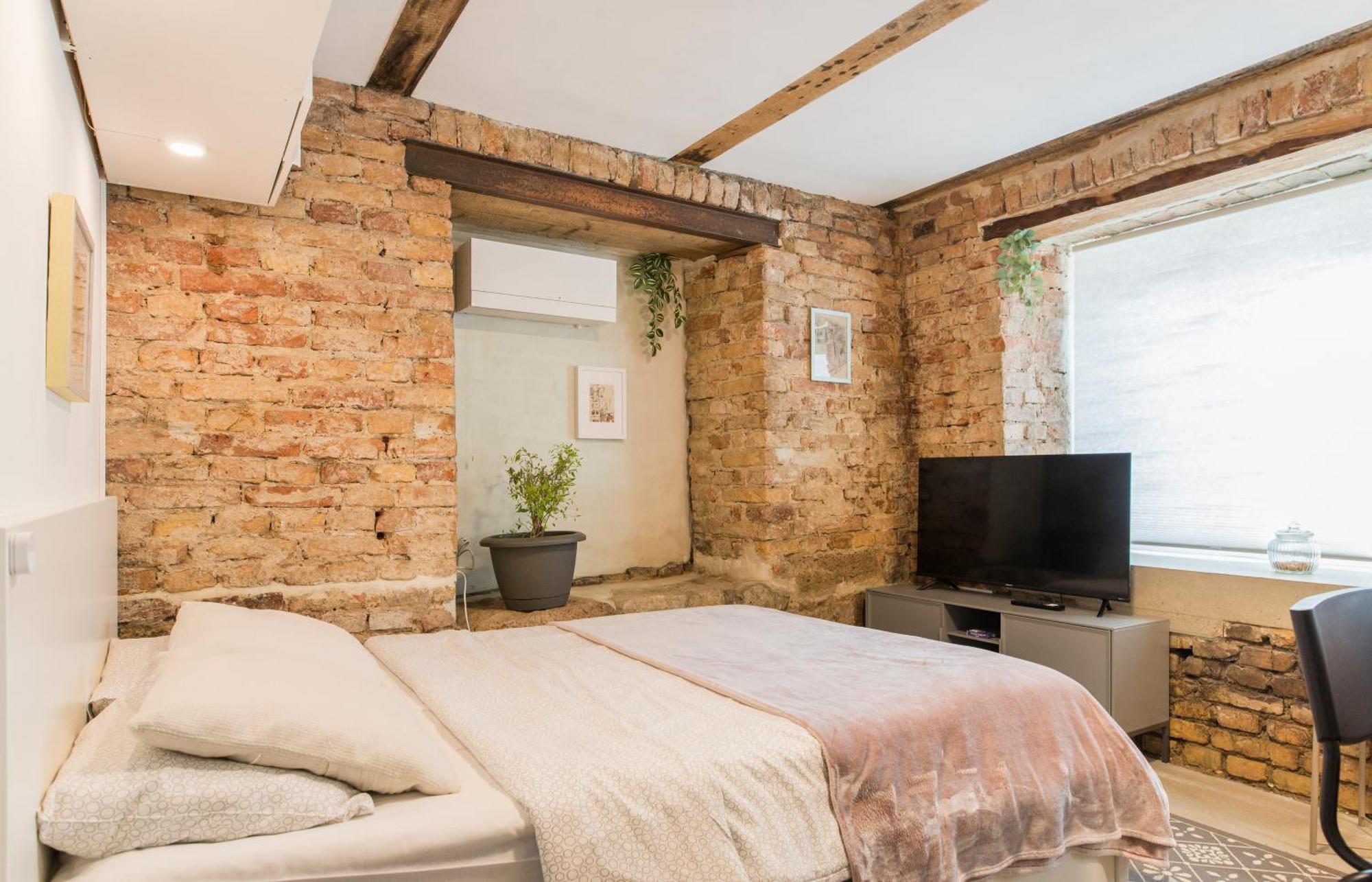 Appartement Quiet Center With Private Parking *
